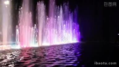 <strong>彩色喷泉</strong>和水面